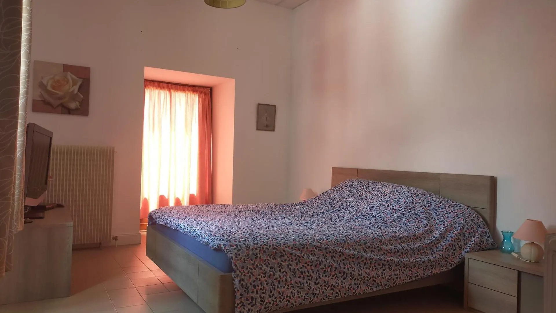 Suite Marguerite Chez L'Habitant Saint-Geoire-en-Valdaine 0*,  France