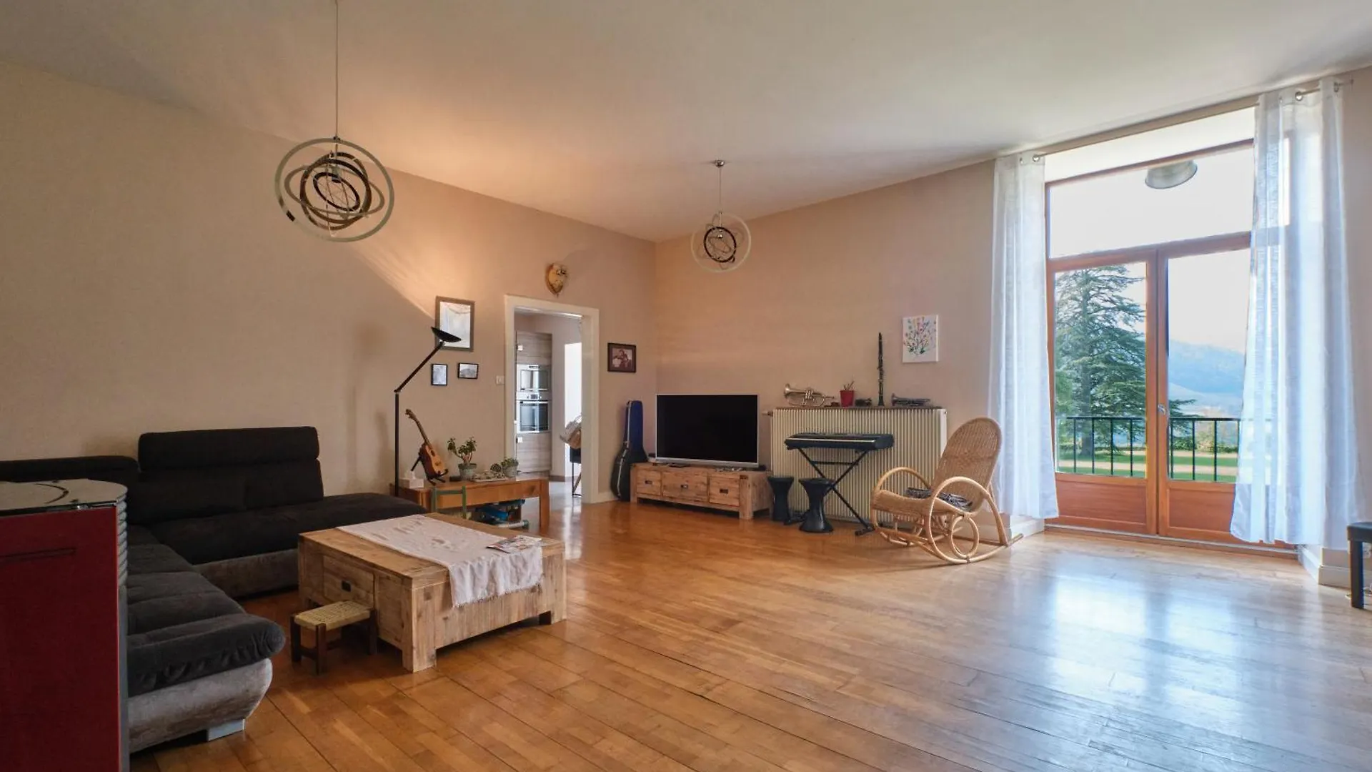 ゲストハウス Suite Marguerite Chez L'Habitant Saint-Geoire-en-Valdaine