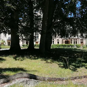 D'hotes Dans Le Domaine Du Chateau De Saint-geoire Séjour chez l'habitant